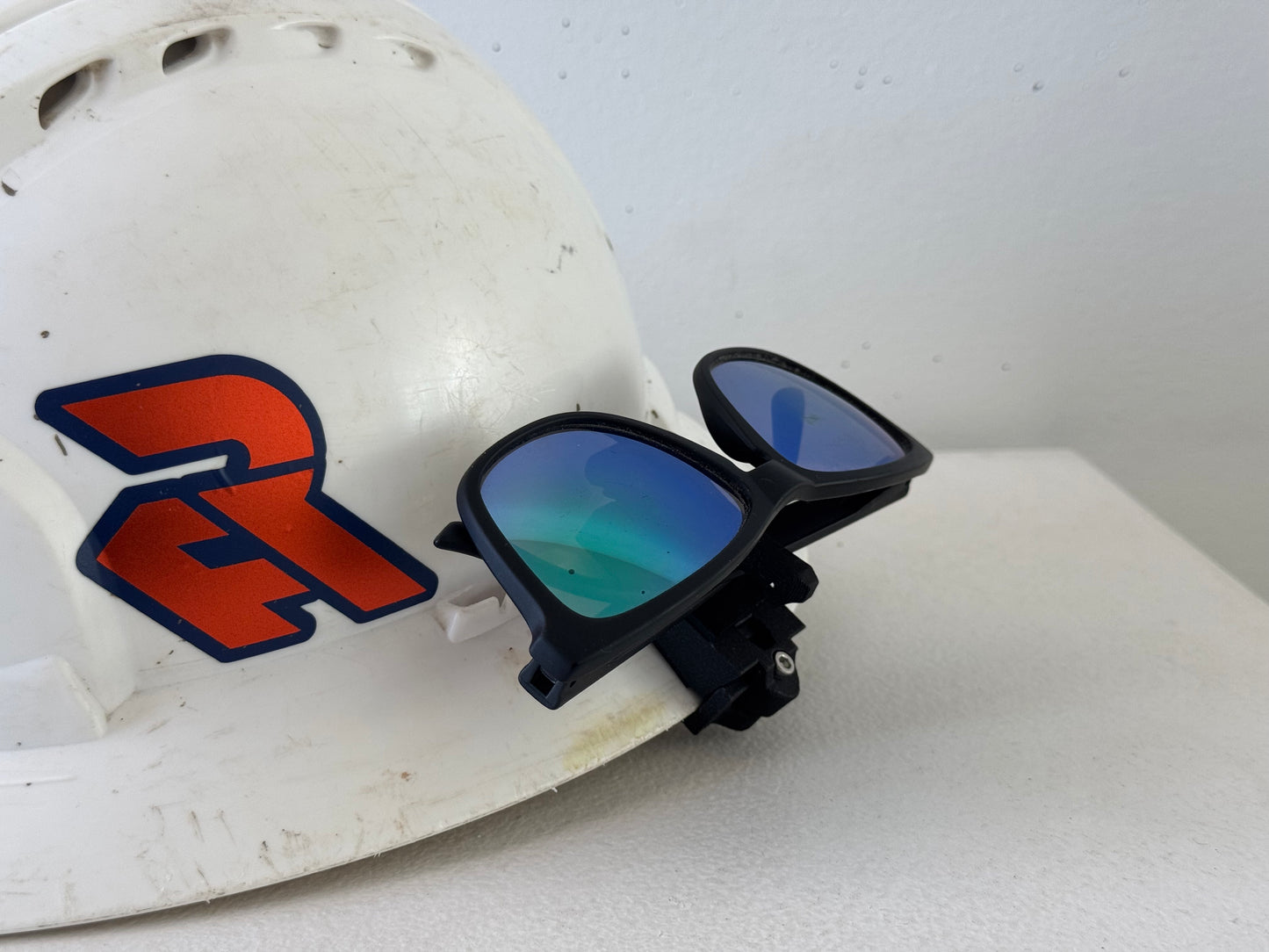 Safety and Sun Glasses Hardhat Clip